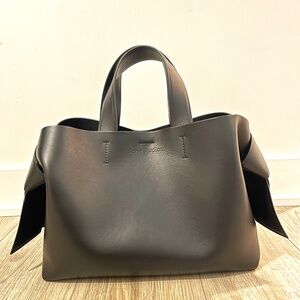 Acne Studios - MUSUBI MIDI TOTE - Black